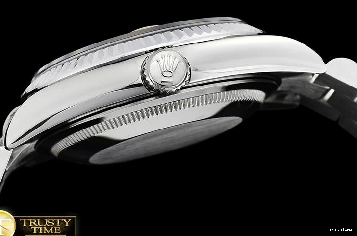 0713 RDD0215D – DayDate 36mm Chic 687